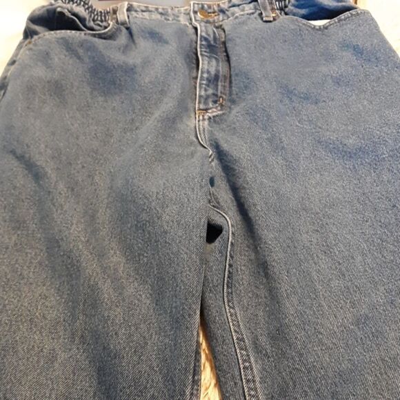 LL Bean's original fit / relaxed - Picture 4 of 8